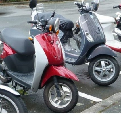 Mopediştii nu pot da de permis pentru că şcolile de şoferi nu sunt avizate